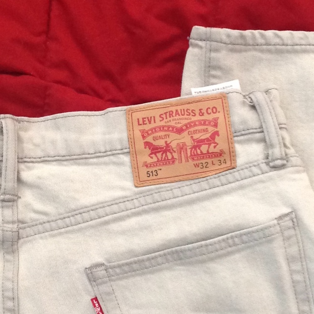Levi's 513 32x34 very light, barely blue color